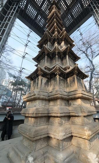 원각사지 십층석탑 내부 모습은?