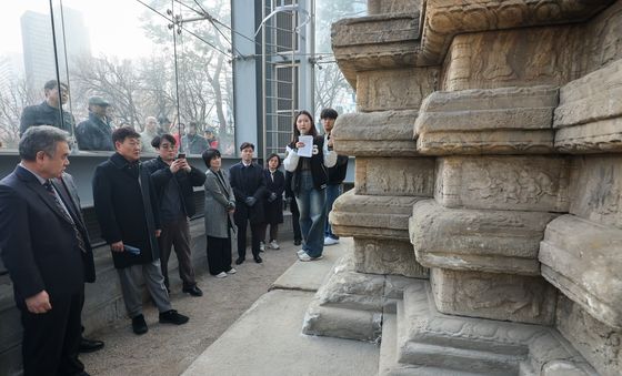 국보 원각사지 십층석탑에 새겨진 문양 의미는?