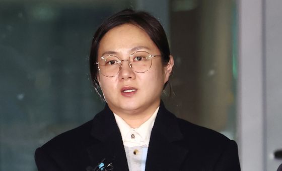 첫 피고발인 조사 마친 박나래