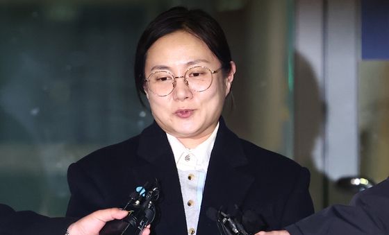 첫 조사 마친 박나래