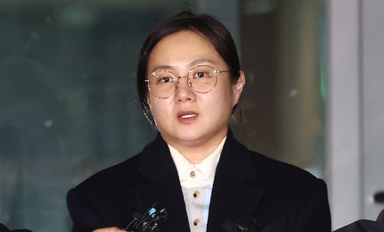 첫 피고발인 조사 마친 박나래