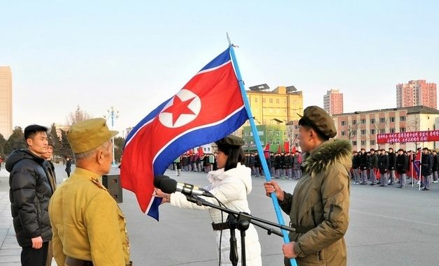 북한, 개성시 고등학생들 '자원 입대 열기 고조' 선전