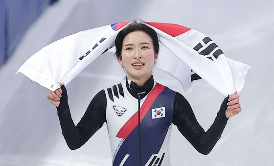 쇼트트랙 금메달, 태극기 두른 '람보르길리' 김길리