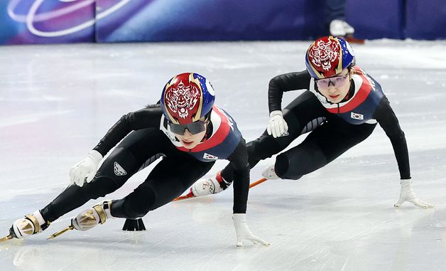 김길리·최민정 '선의의 경쟁'
