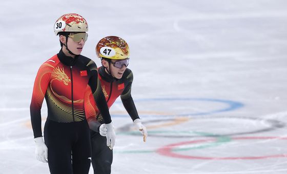 계주 결승B에서 1위 기록한 린샤오쥔