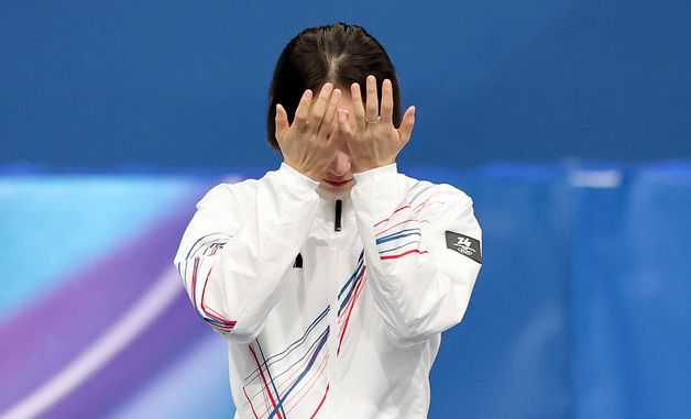 최민정, 멈추지 않는 눈물