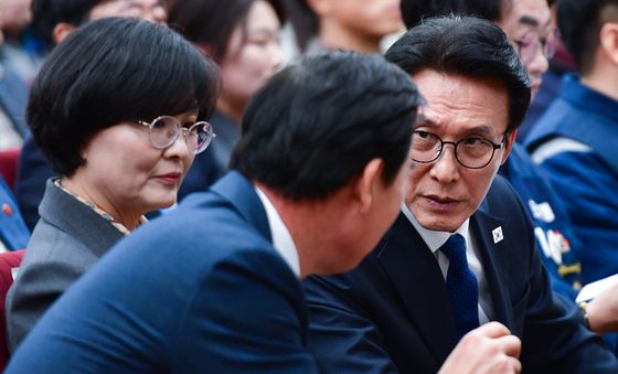 포항 민심 경청하는 김민석 총리