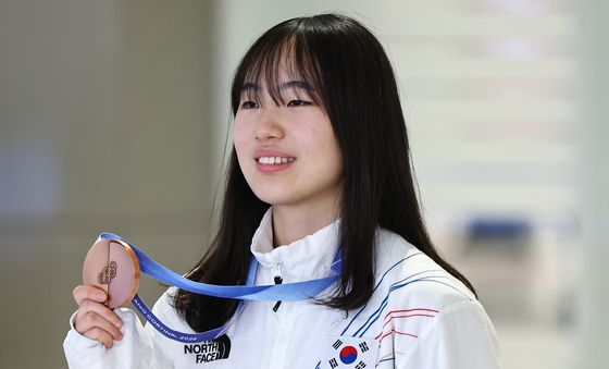 스노보드 유승은, 동메달 목에 걸고 귀국