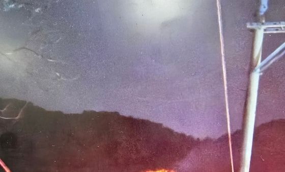 서울 북한산 연화사 주변 산불 진화 중