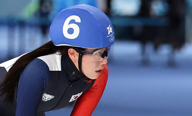 아쉬워하는 박지우