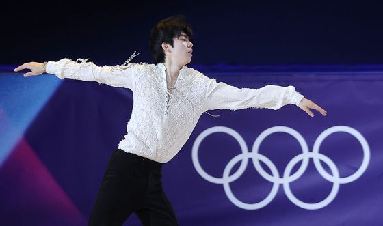 갈라 연기 펼치는 차준환