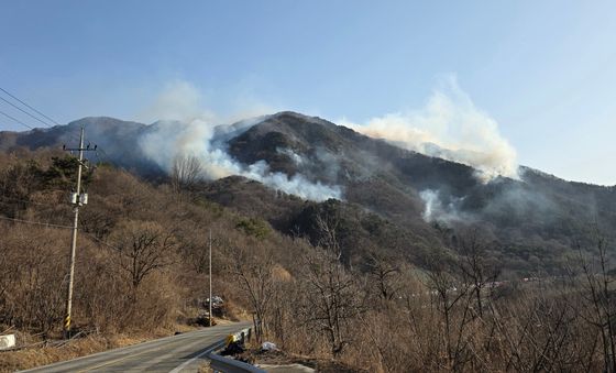 연기 자욱한 함양 산불