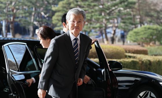 출근하는 조희대