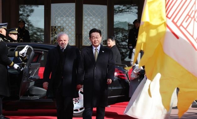 브라질 대통령 영접하는 이재명 대통령