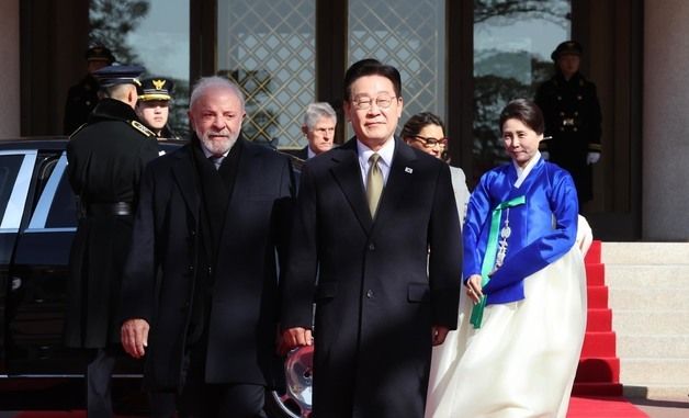 브라질 대통령 영접하는 이재명 대통령