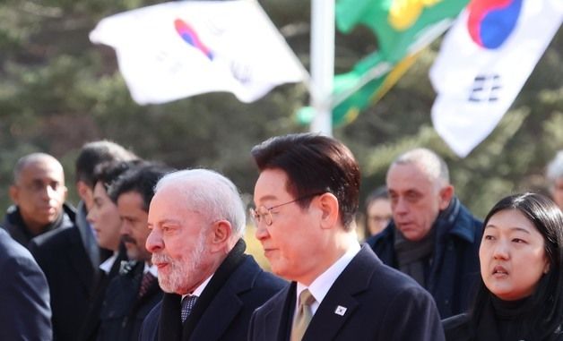 의장대 사열하는 이재명 대통령과 룰라 브라질 대통령