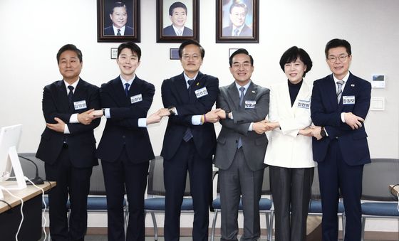 손 맞잡은 민주당 서울시장 후보들