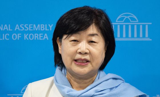 서영교 "서울시장 불출마, 더 큰 승리 위해 여정 중단"