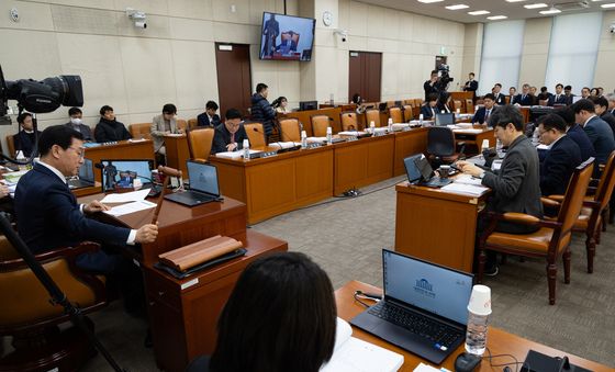 국회 행안위, 범여권 주도 국민투표법 개정안 통과