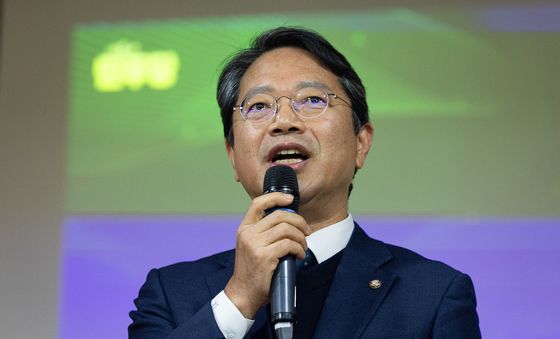 인사말하는 김승원 공동대표