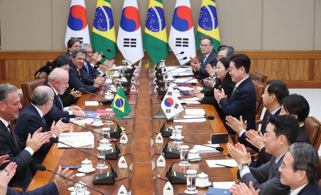 정상회담하는 이재명 대통령과 룰라 브라질 대통령