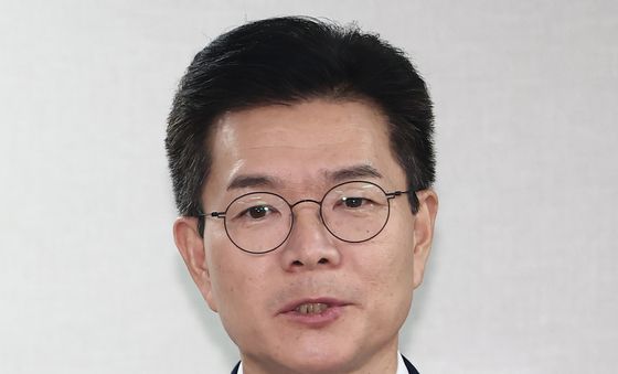 광역단체장 후보자 면접서 인사말 하는 정원오 구청장