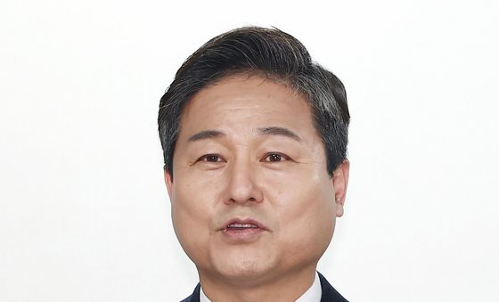 광역단체장 후보자 면접서 인사말 하는 김영배 의원