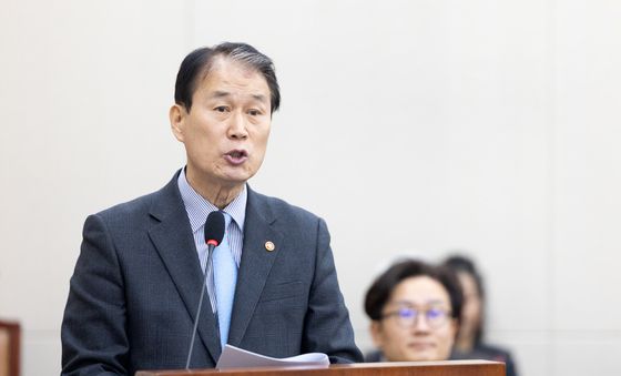 업무보고하는 권오을 국가보훈부 장관