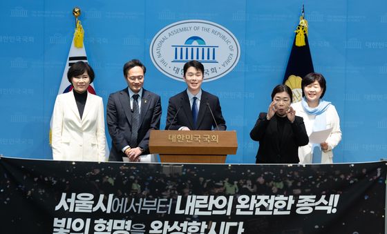 발언하는 김형남 예비후보자