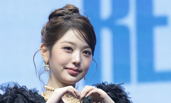 장원영, 블랙홀 같은 매력