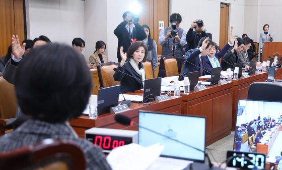 국민투표법 개정안 올라온 법사위