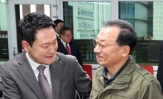 두손 꼭 쥔 장동혁·이정현