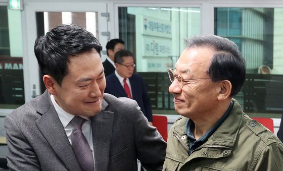 손 맞잡은 장동혁·이정현