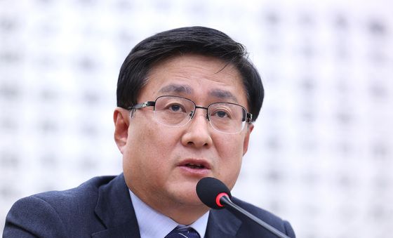 법사위 답변하는 김성환 장관