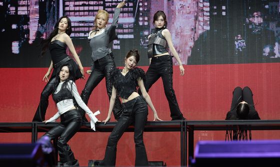 아이브, '라이브 플러스'로 컴백