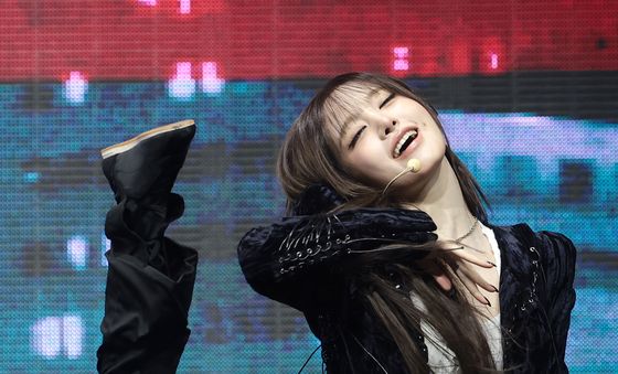 리즈의 '블랙홀'