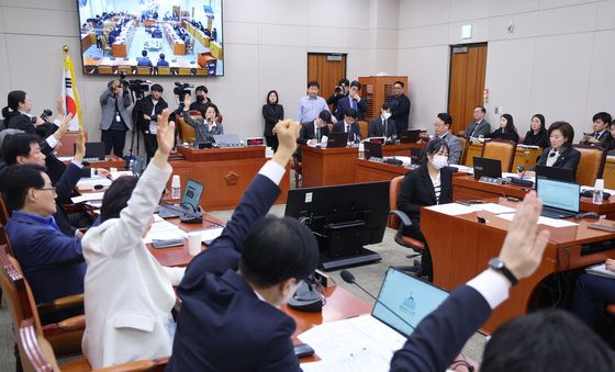 법사위 거수 표결