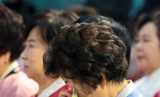 만감이 교차하는 만학도들의 졸업식