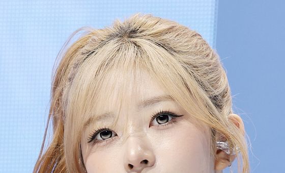 컴백 인사하는 아이브 레이