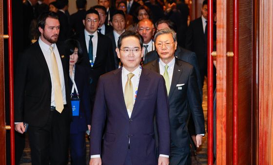 포럼 입장하는 이재용 삼성전자 회장