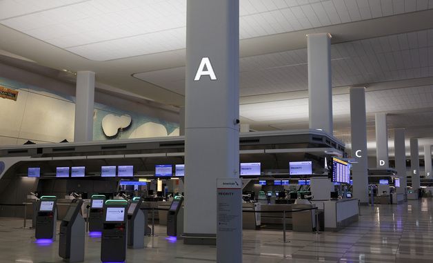 [포토] 겨울 폭풍으로 텅 빈 뉴욕 라과디아 공항