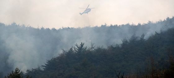 밀양 산불 이틀째 진화