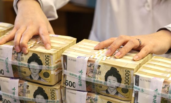 지난달 원화 실질가치 반등