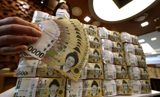 진정 조짐 보이는 원화 약세…실질가치 반등