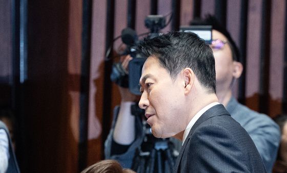 대화 나누는 장동혁 국민의힘 대표와 나경원 의원