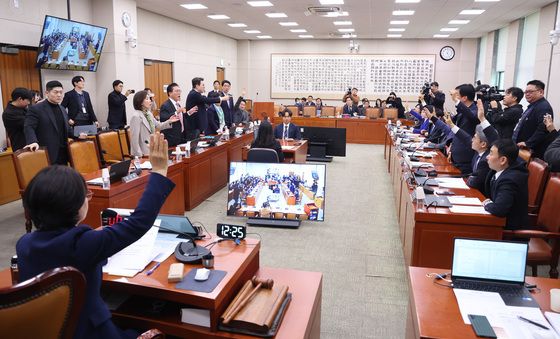 전남광주 통합법 거수 표결하는 법사위