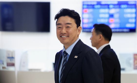 강훈식 비서실장, 두바이로 출국