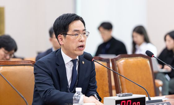 답변하는 김민재 차관