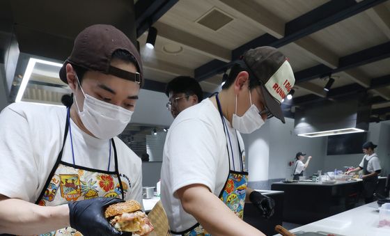 '최고의 K버거를 만들어라'