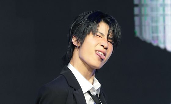 초코 예찬, 익살스러운 무대